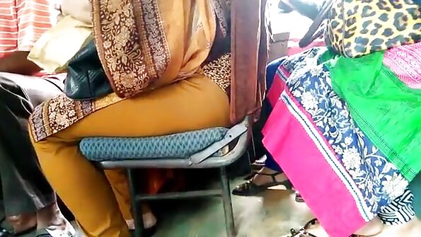 کیارا دوست فلم سکس جوردی دارد به دوستانش سر بزند