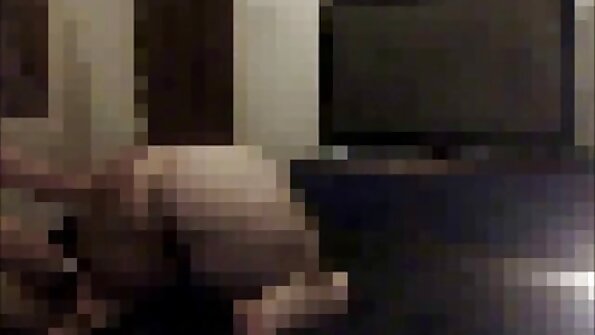 عکاسی مو قهوه ای آدریا Rae خوشحال شخص سیاه و سفید زیبا در رختخواب فیلمهای سکسی جوردی